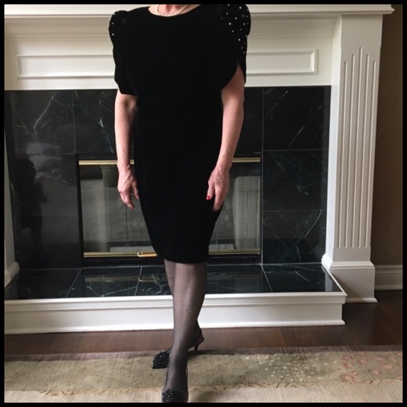 Dresses & Skirts - 🖤Vintage Velvet Michael Marcelo